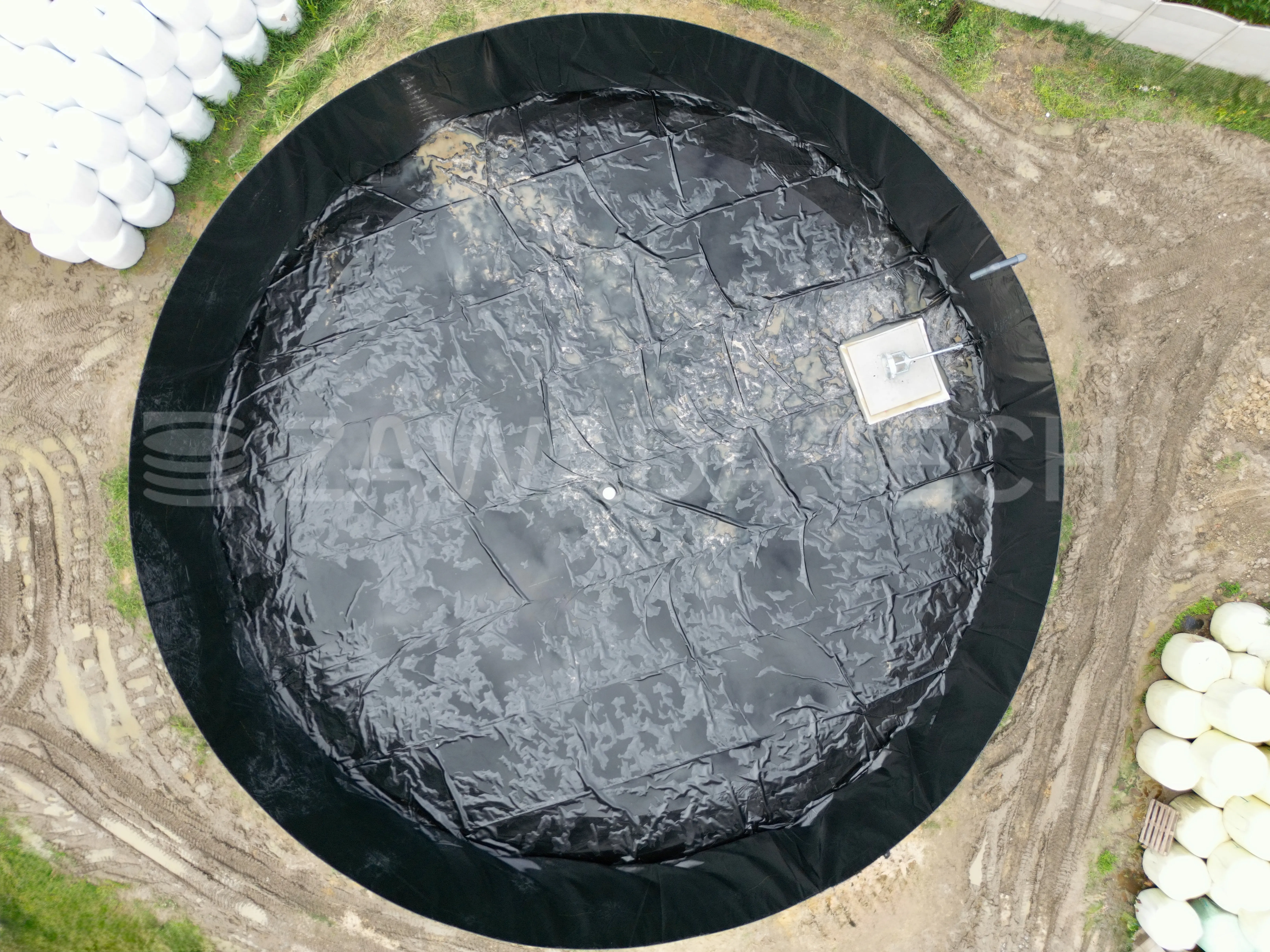 Zbiornik na gnojowicę - widok z lotu ptaka