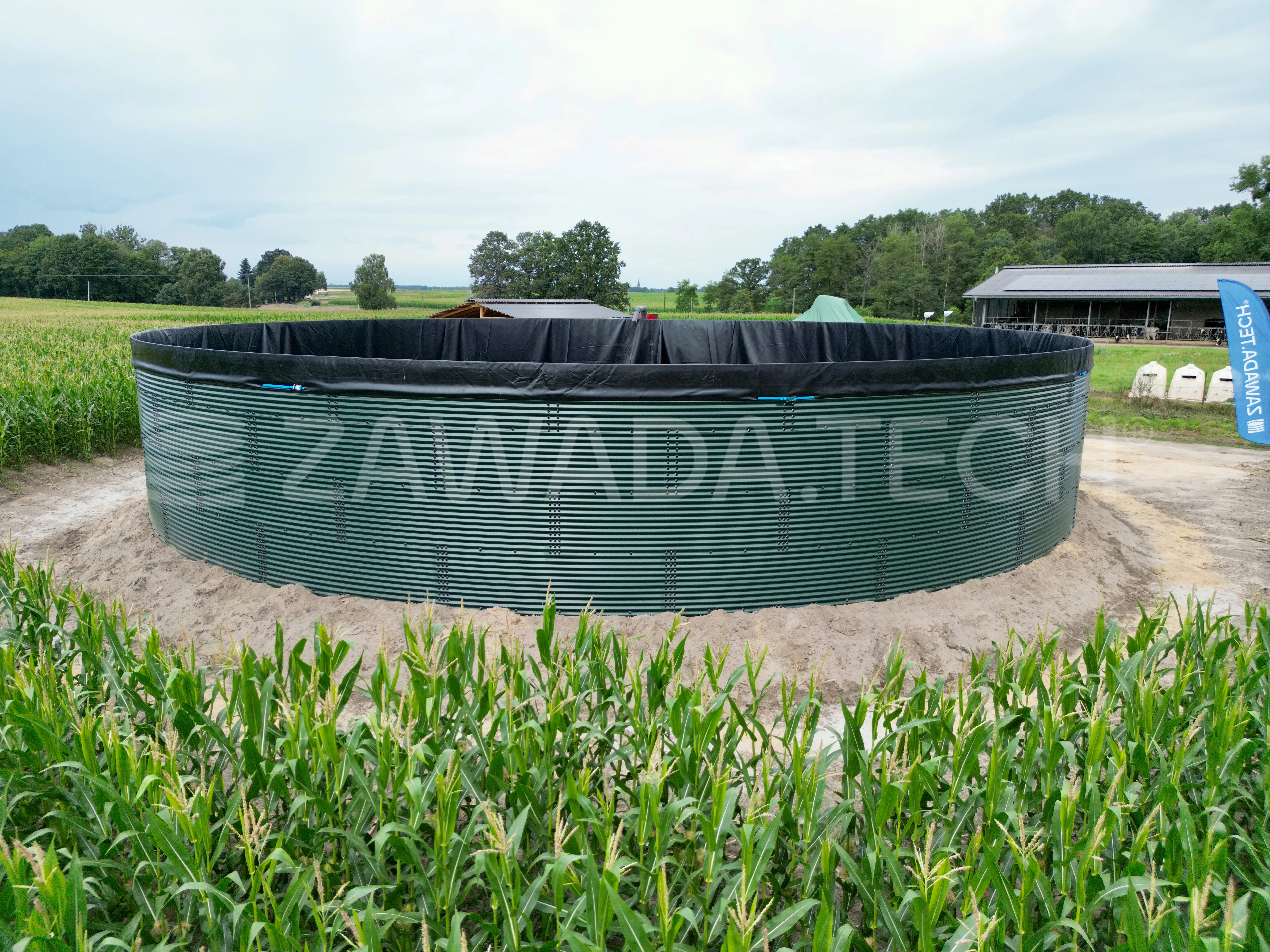 Zbiornik na gnojowicę - widok z lotu ptaka