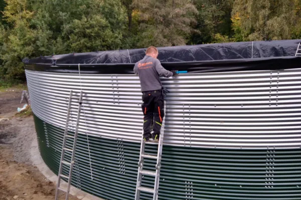 Typ zbiornika STANDARD, pojemność: 579 m3, woj. małopolskie. Przeznaczenie: woda deszczowa, gruntowa