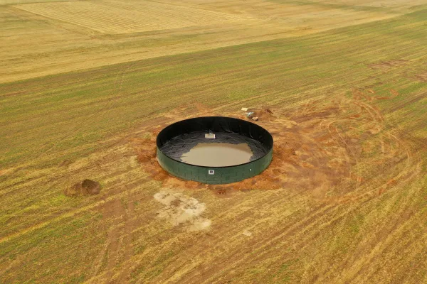 Typ zbiornika GNOJOWICA, pojemność: 1826 m3, woj. wielkopolskie. Przeznaczenie: gnojówka, gnojowica, poferment