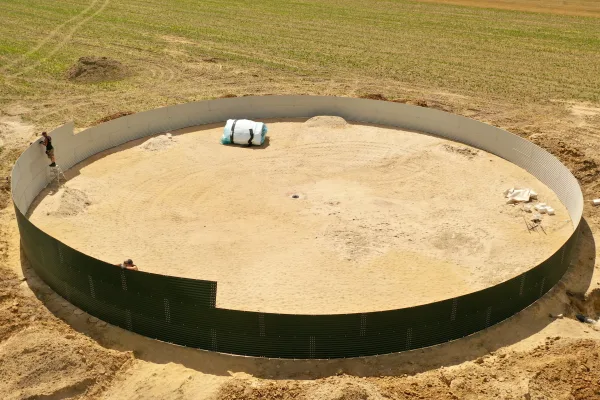 Typ zbiornika GNOJOWICA, pojemność: 1826 m3, woj. wielkopolskie. Przeznaczenie: gnojówka, gnojowica, poferment