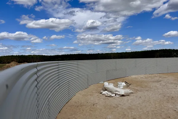 Typ zbiornika GNOJOWICA, pojemność: 1826 m3, woj. wielkopolskie. Przeznaczenie: gnojówka, gnojowica, poferment