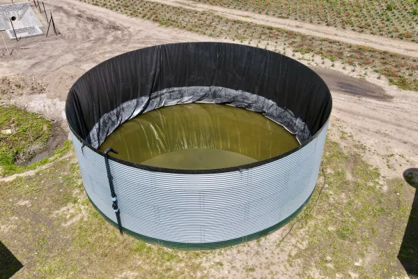 Typ zbiornika STANDARD, pojemność: 303 m3, woj. śląskie. Przeznaczenie: woda deszczowa, gruntowa