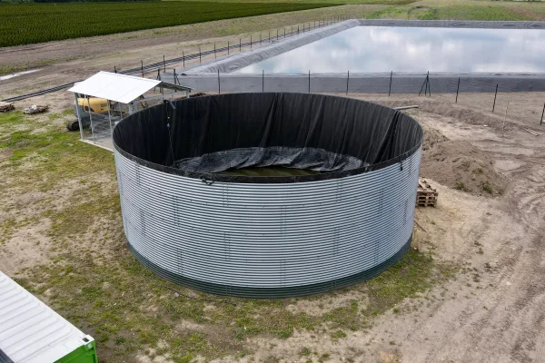 Typ zbiornika STANDARD, pojemność: 303 m3, woj. śląskie. Przeznaczenie: woda deszczowa, gruntowa