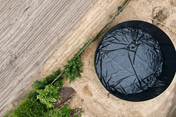 Typ zbiornika STANDARD, pojemność: 586 m3, woj. mazowieckie. Przeznaczenie: popłuczyny z mycia warzyw w zakładzie produkcyjnym