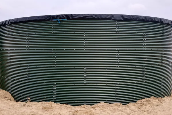 Typ zbiornika STANDARD, pojemność: 586 m3, woj. mazowieckie. Przeznaczenie: popłuczyny z mycia warzyw w zakładzie produkcyjnym