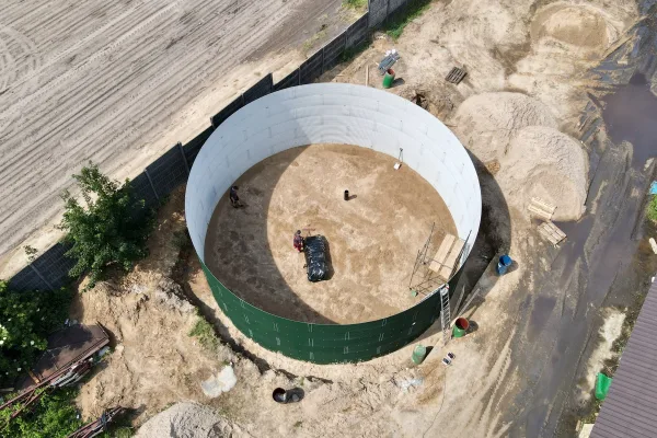 Typ zbiornika STANDARD, pojemność: 586 m3, woj. mazowieckie. Przeznaczenie: popłuczyny z mycia warzyw w zakładzie produkcyjnym