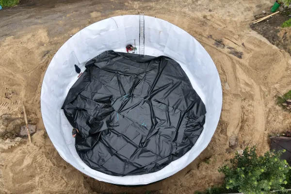 Typ zbiornika STANDARD, pojemność: 586 m3, woj. mazowieckie. Przeznaczenie: popłuczyny z mycia warzyw w zakładzie produkcyjnym