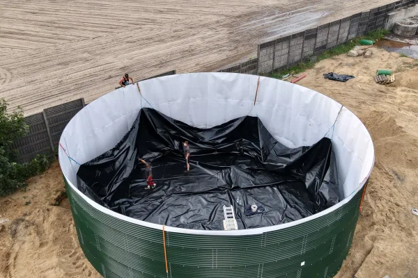 Typ zbiornika STANDARD, pojemność: 586 m3, woj. mazowieckie. Przeznaczenie: popłuczyny z mycia warzyw w zakładzie produkcyjnym