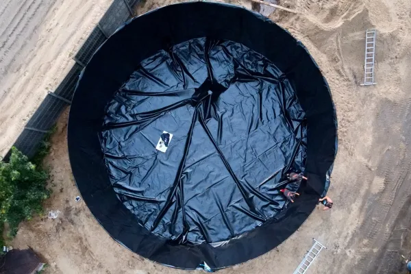 Typ zbiornika STANDARD, pojemność: 586 m3, woj. mazowieckie. Przeznaczenie: popłuczyny z mycia warzyw w zakładzie produkcyjnym