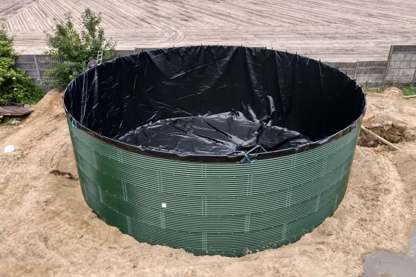 Typ zbiornika STANDARD, pojemność: 586 m3, woj. mazowieckie. Przeznaczenie: popłuczyny z mycia warzyw w zakładzie produkcyjnym