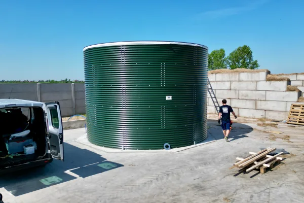 Typ zbiornika STANDARD, pojemność: 90 m3, woj. wielkopolskie. Przeznaczenie: woda deszczowa, gruntowa, technologiczna, PPOŻ