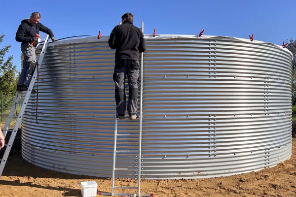 Typ zbiornika STANDARD, pojemność: 162 m3. Przeznaczenie: woda deszczowa, gruntowa